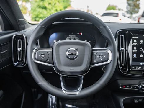 New 2026 Volvo XC40 B5 Ultra w/ Protection Package Premier image 28