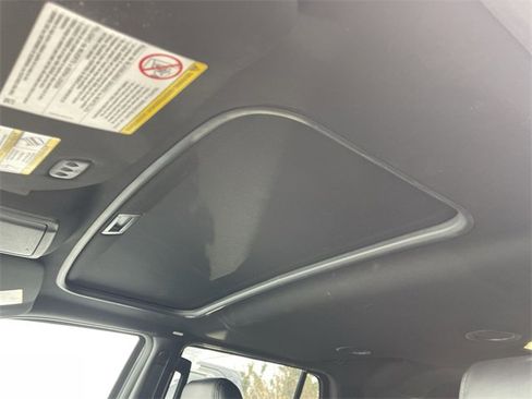 Used 2017 Lincoln Navigator Select image 7