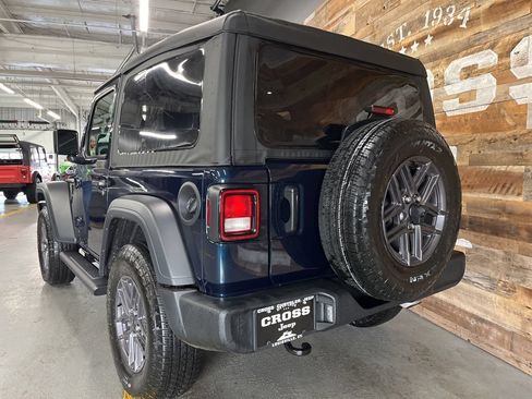 Used 2025 Jeep Wrangler Sport AWD/4WD image 20