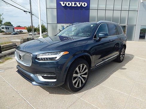 Certified 2025 Volvo XC90 B5 Core image 3