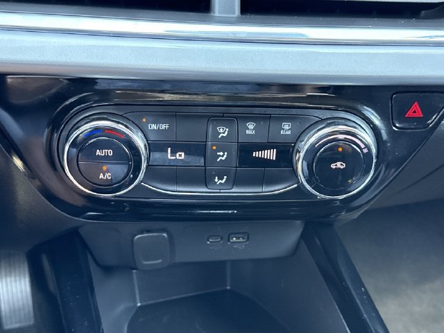 Used 2024 Chevrolet Trax LT FWD image 18