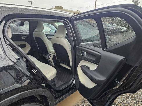 Used 2025 Volvo XC40 B5 Plus w/ Protection Package Premier image 12