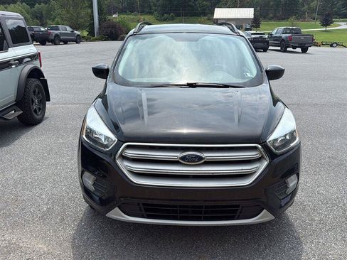 Used 2018 Ford Escape SE w/ SE Sync 3 Package AWD/4WD image 2