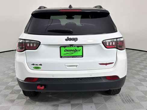 Used 2024 Jeep Compass Trailhawk AWD/4WD image 10