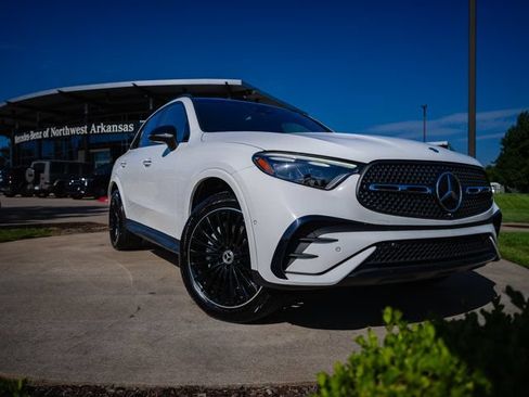 Certified 2023 Mercedes-Benz GLC 300 image 2