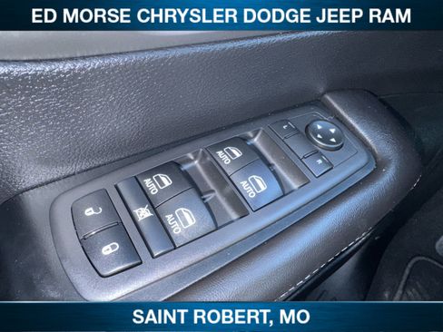 New 2027 Chrysler Pacifica Select AWD/4WD image 20