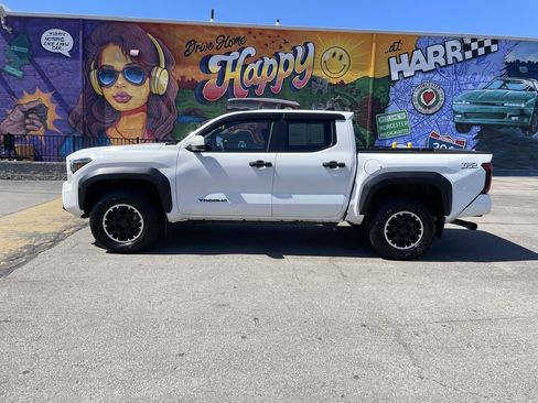 Used 2024 Toyota Tacoma TRD Off-Road image 2