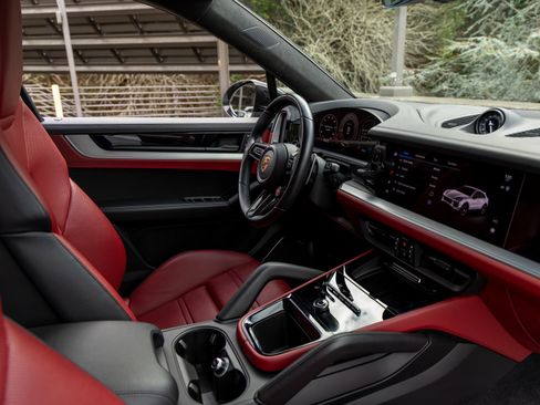 Certified 2024 Porsche Cayenne Turbo GT image 50