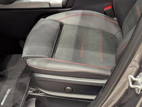 New 2025 Mercedes-Benz GLB 35 AMG 4MATIC image 4