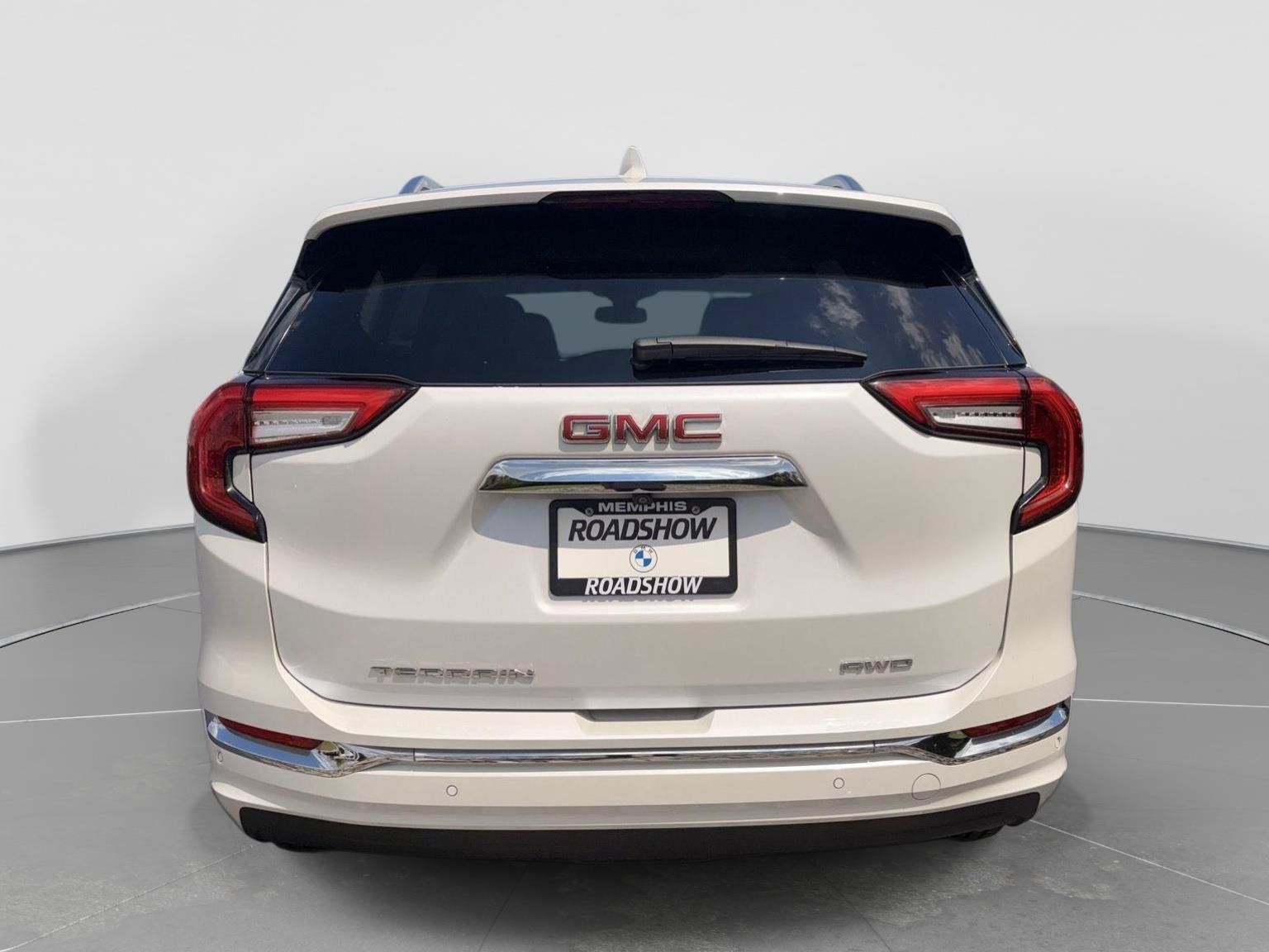 Used 2022 GMC Terrain Denali AWD/4WD image 4