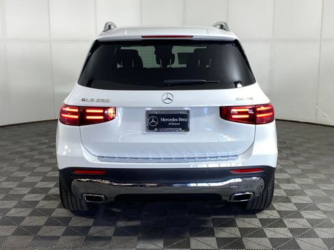 Used 2026 Mercedes-Benz GLB 250 4MATIC image 10