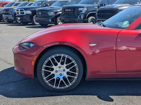 Used 2017 MAZDA MX-5 Miata RF Club w/ Appearance Package RWD image 10