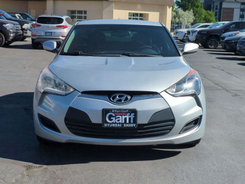 Used 2014 Hyundai Veloster FWD image 11