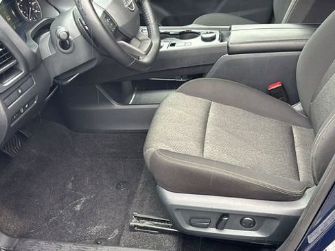 Used 2025 Nissan Rogue SV AWD/4WD image 28