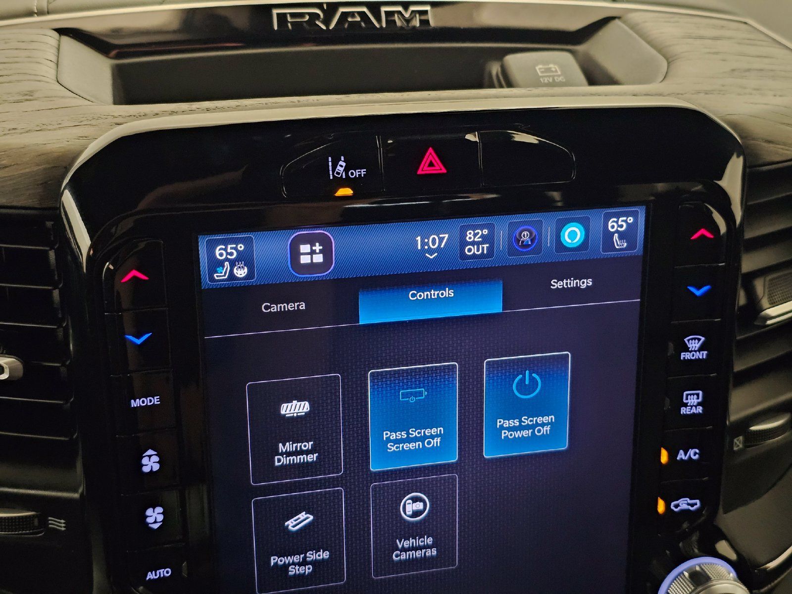 Used 2025 RAM 1500 Limited AWD/4WD image 12