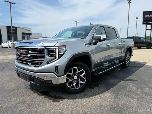 Used 2024 GMC Sierra 1500 SLT w/ SLT Premium Plus Package AWD/4WD image 4