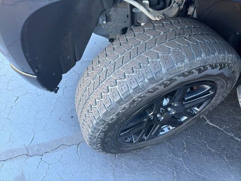 Used 2024 Chevrolet Silverado 1500 LT Trail Boss w/ LT Trail Boss Premium Package image 18