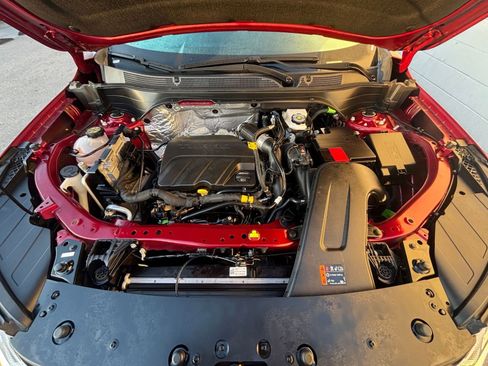 Used 2025 Chevrolet Trax LT image 32