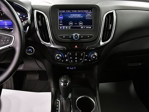 Used 2020 Chevrolet Equinox LT image 24