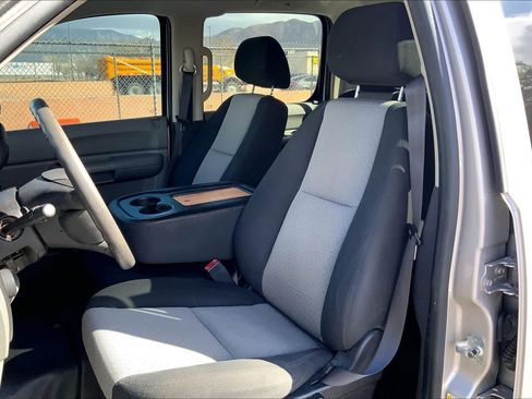 Used 2007 GMC Sierra 1500 W/T w/ Work Truck Preferred Package image 9