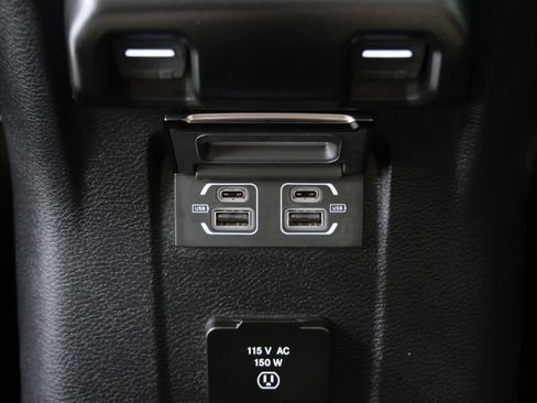 Used 2022 Jeep Wrangler Unlimited Sahara w/ Cold Weather Group AWD/4WD image 24