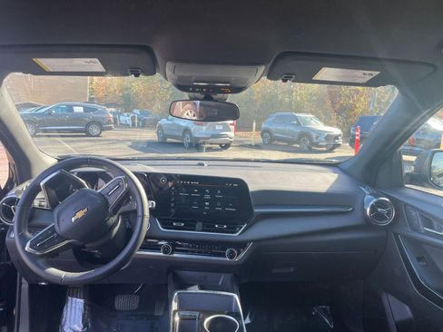 Used 2025 Chevrolet Equinox LT image 29