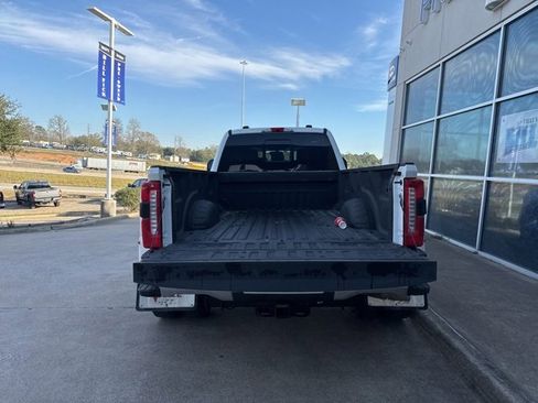 Used 2024 Ford F450 Lariat w/ FX4 Off-Road Package image 7