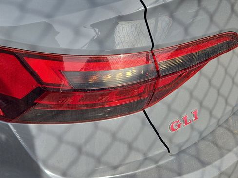 Used 2020 Volkswagen Jetta GLI image 15