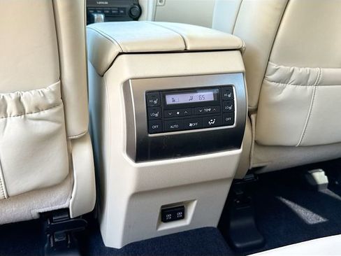 Used 2022 Lexus GX 460 Premium w/ Premium Plus Package AWD/4WD image 19