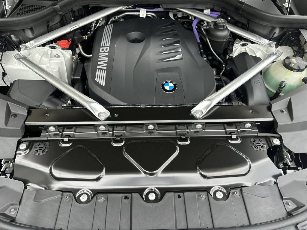 Used 2026 BMW X5 xDrive40i w/ M Sport Package AWD/4WD image 26