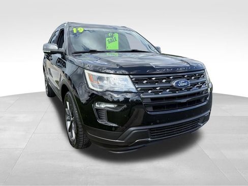 Used 2019 Ford Explorer XLT w/ Equipment Group 202A AWD/4WD image 23