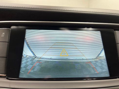 Used 2019 Buick Enclave Essence FWD image 13