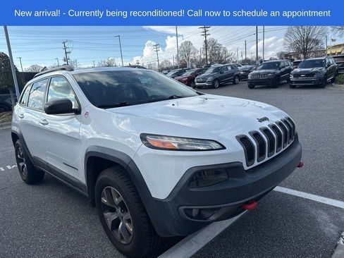 Used 2015 Jeep Cherokee Trailhawk w/ Comfort/Convenience Group image 1