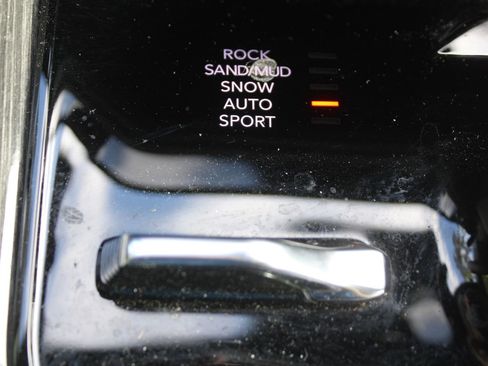 Used 2022 Jeep Wagoneer Series III w/ Rear Seat Video Group 1 image 44