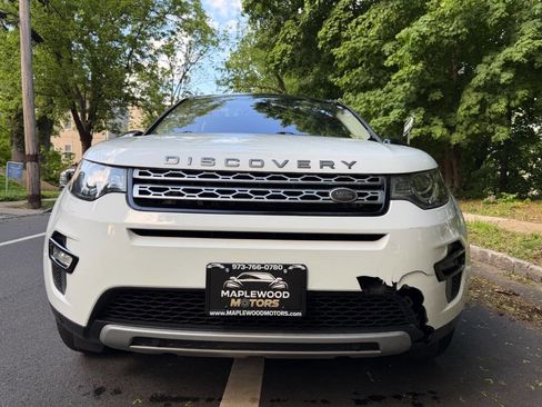 Used 2018 Land Rover Discovery Sport HSE AWD/4WD image 3