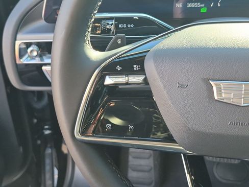 Used 2024 Cadillac Lyriq Tech RWD image 19