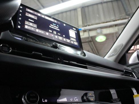 New 2026 Mitsubishi Outlander ES AWD/4WD image 12