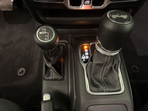 Used 2025 Jeep Wrangler Unlimited Sport AWD/4WD image 21