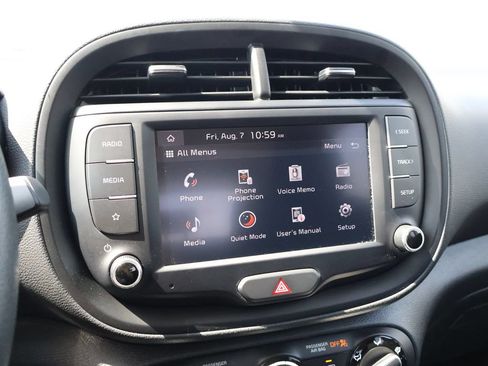 Used 2025 Kia Soul LX w/ LX Technology Package FWD image 34