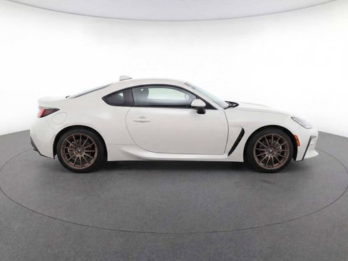 Used 2023 Toyota GR86 RWD image 8