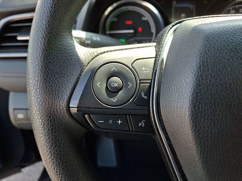 Used 2019 Toyota Camry LE image 21