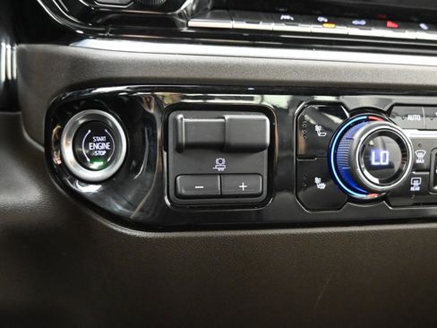 Used 2022 Chevrolet Silverado 1500 LT image 30