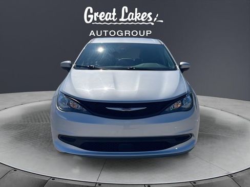Used 2023 Chrysler Voyager LX FWD image 8