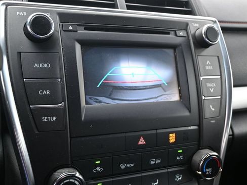 Used 2015 Toyota Camry SE FWD image 23