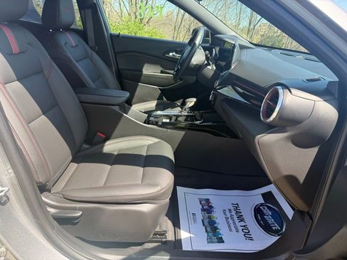 Used 2025 Chevrolet Trax RS w/ Driver Confidence Package FWD image 20