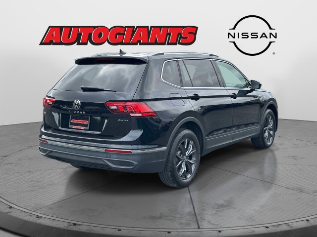 Used 2024 Volkswagen Tiguan SE AWD/4WD image 2