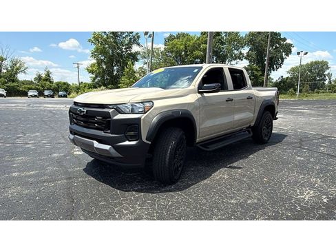 Used 2024 Chevrolet Colorado Trail Boss w/ Advanced Trailering Package AWD/4WD image 3
