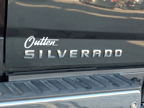 Used 2018 Chevrolet Silverado 1500 LT w/ All Star Edition image 30