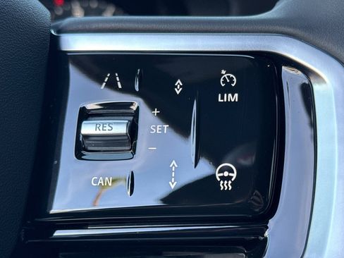 Used 2025 Land Rover Discovery Sport Dynamic SE image 29