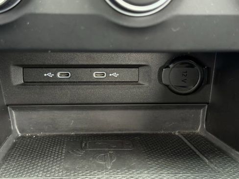 Used 2022 Volkswagen Taos SE FWD image 18